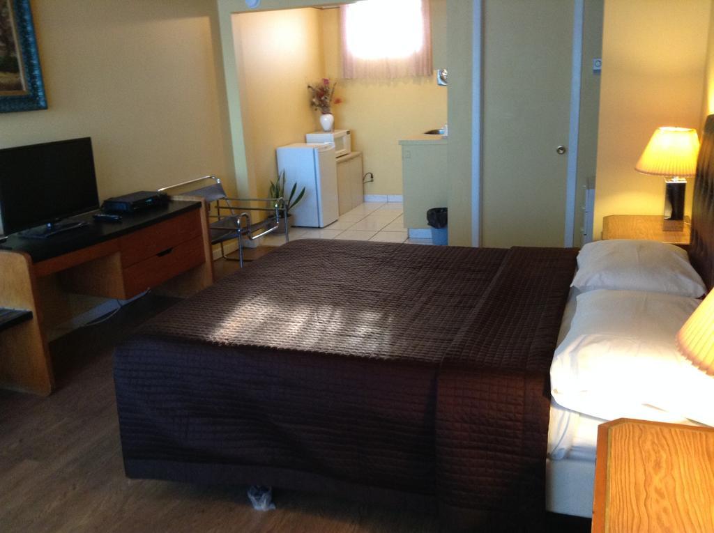 Motel Rive Du Lac Saint-Zotique Bilik gambar